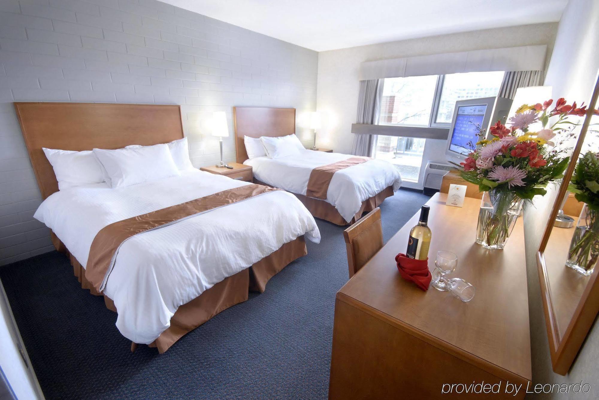 Norwood Hotel Уинипег Екстериор снимка